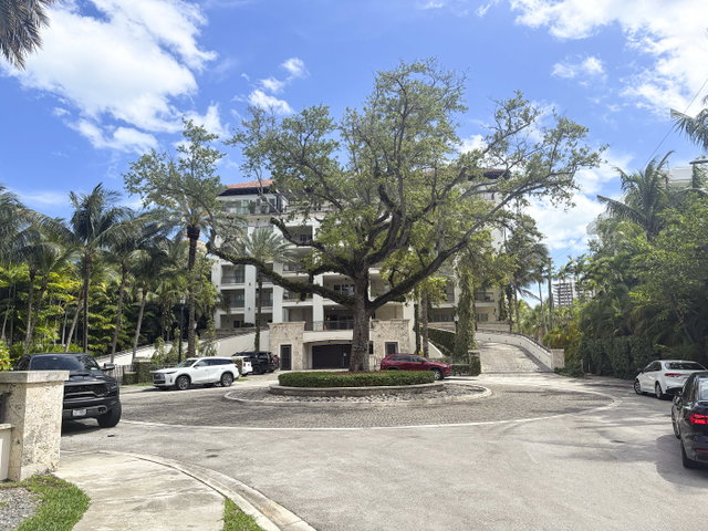 Residences At Vizcaya  photo 2